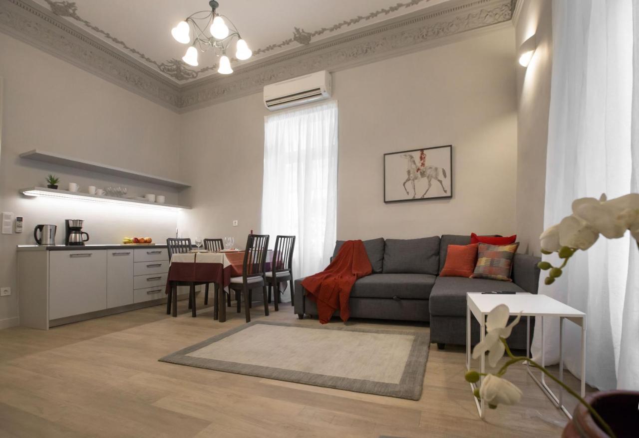 Sophisticated Apartment In Syntagma By Ghh Атина Екстериор снимка
