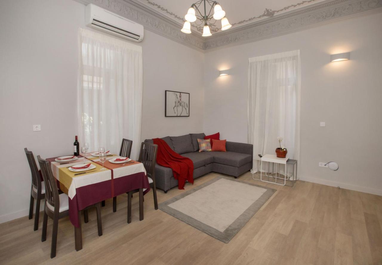 Sophisticated Apartment In Syntagma By Ghh Атина Екстериор снимка