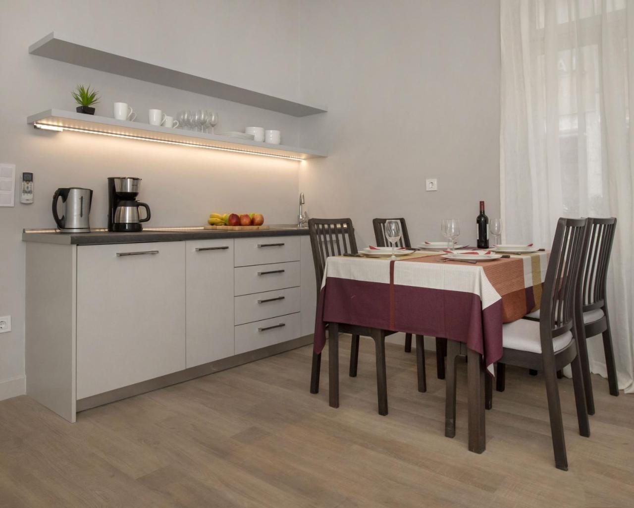 Sophisticated Apartment In Syntagma By Ghh Атина Екстериор снимка