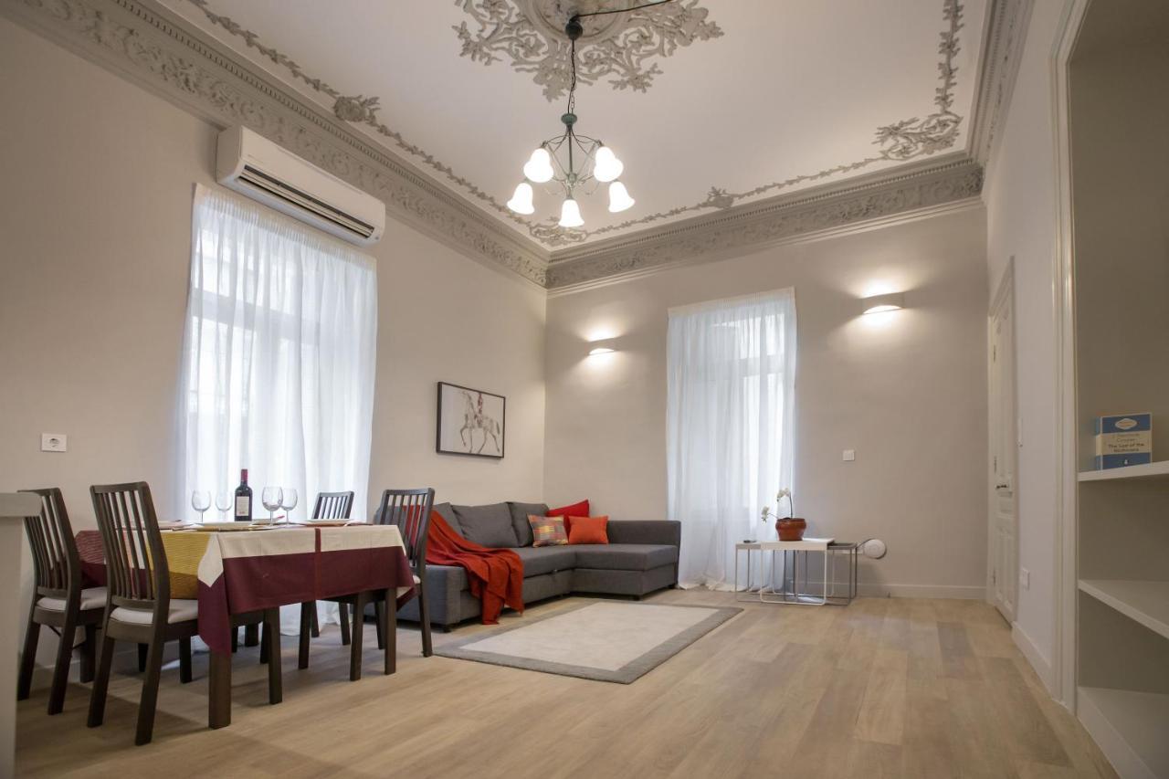 Sophisticated Apartment In Syntagma By Ghh Атина Екстериор снимка